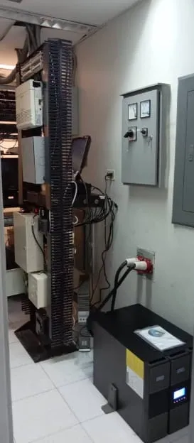 Instalación UPS APC MGE data center bancario